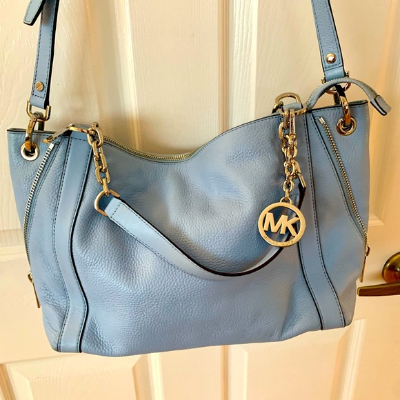 Michael Kors Handbags - Michael Kors Purse EUC